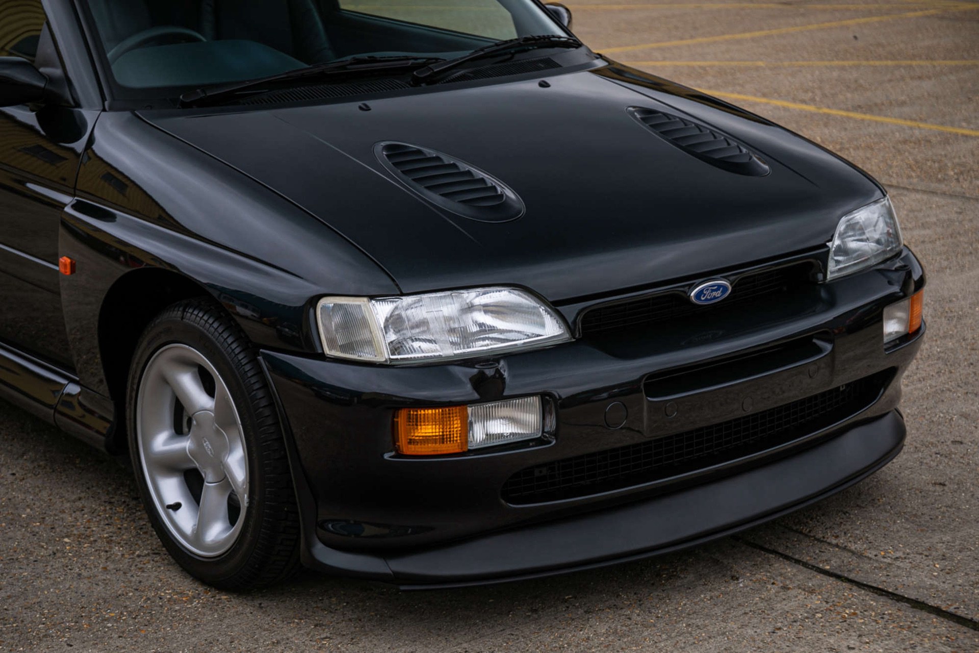 1996_Ford_Escort_RS_Cosworth_blacj_auction-7