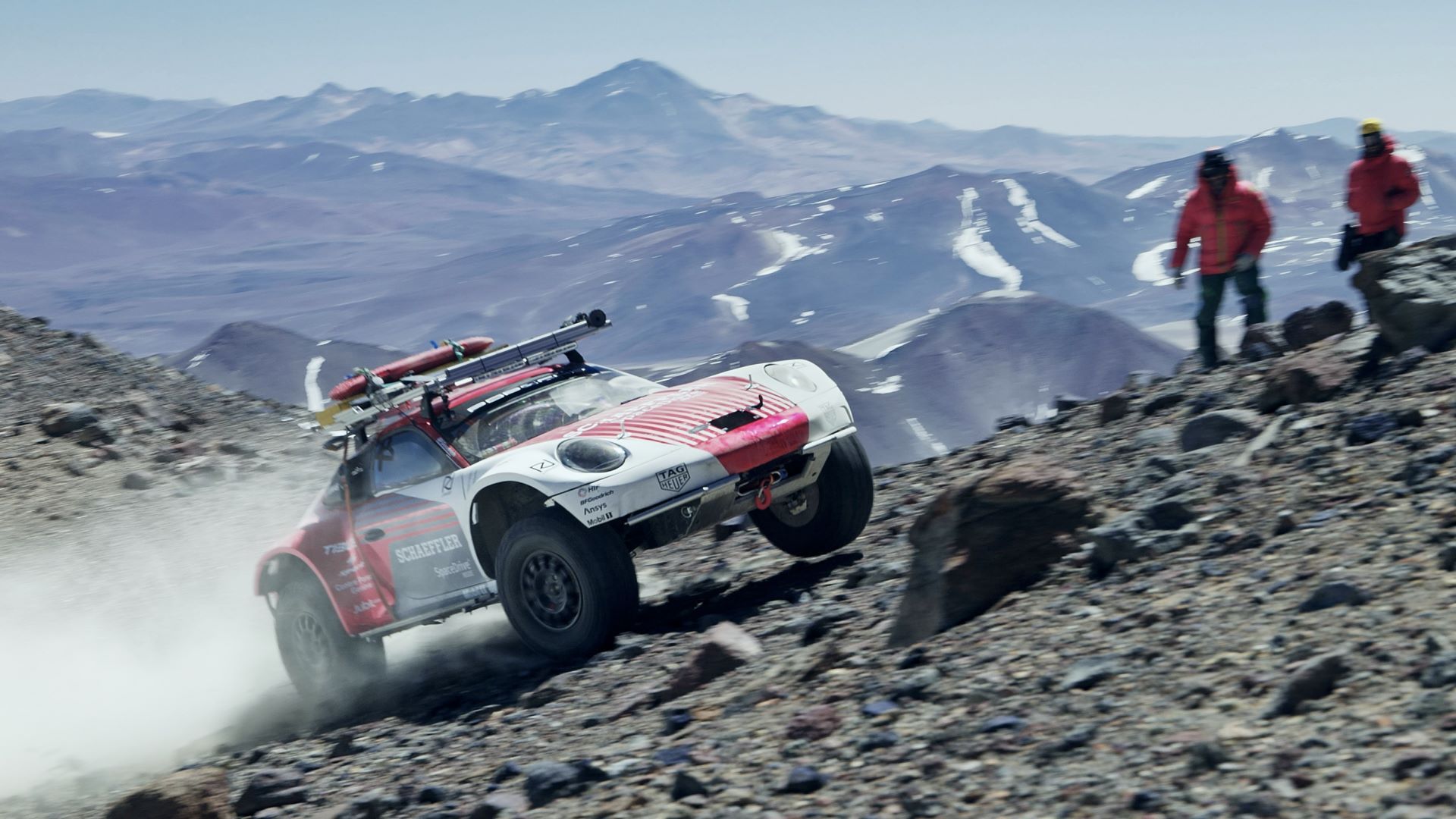 Porsche-911-sets-altitude-world-record-8