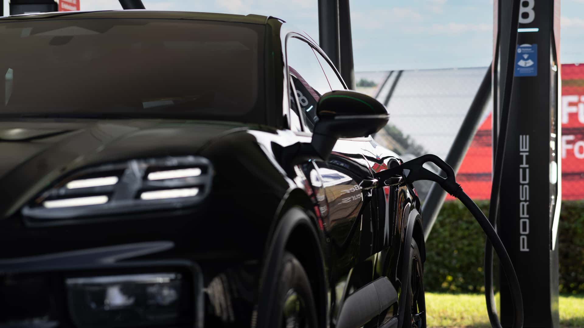 Porsche-Macan-EV-prototype-tests-8