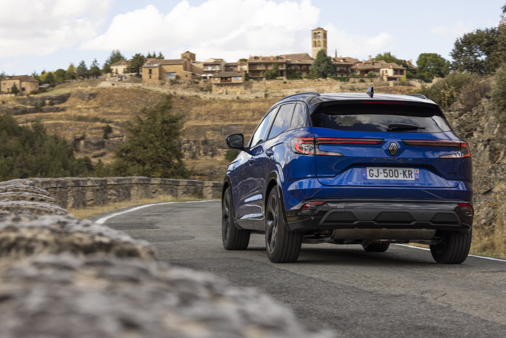 The-All-New-Renault-Austral-Esprit-Alpine-E-TECH-Hybrid-Iron-Blue-2