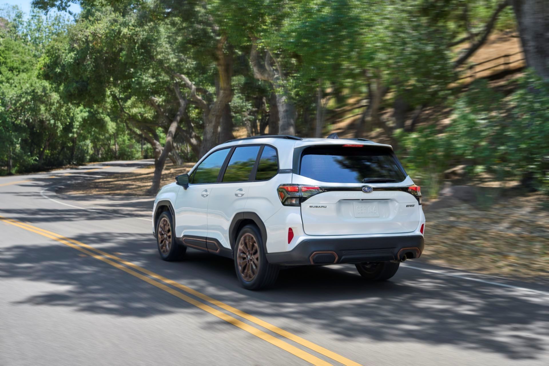 25MY_Forester_Sport_-_in_motion_3
