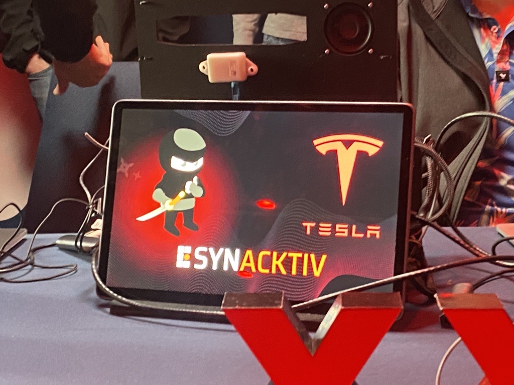 Tesla-Model-3-hacked-4