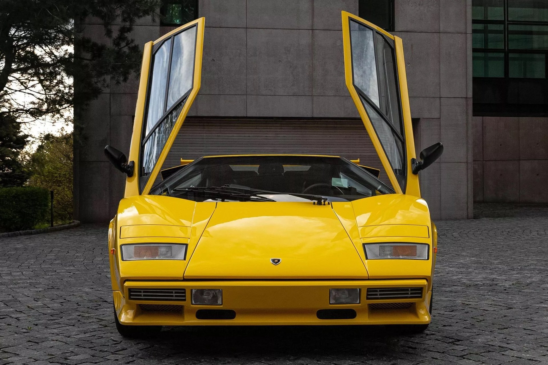 Yellow_Lamborghini_Countach_5000_QV_sale-1