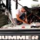 artist-jeremy-dean-transforming-hummer-h2-into-horse-cart-10