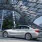 BMW-330e-4