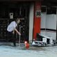 Fire at Williams F1 pit box