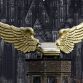 KOELN, 29. Maerz 2005 – Vor den maechtigen Tuermen des Koelner Doms steht die Auto-Skulptur „Goldener Vogel“ des Kuenstlers HA Schult seit 1991 auf dem Turm des Koelnischen Stadtmuseums. Jetzt wird der Fluegel-Fiesta in einer aufwaendigen Aktion von der Firma Colonia Spezialfahrzeuge ins Ford-Werk Koeln-Niehl gebracht. Ford-Auszubildende werden das Kunstwerk restaurieren. Im Mai wird der Goldvogel zum Stadtmuseum zurueck-kehren.
Foto: Ford