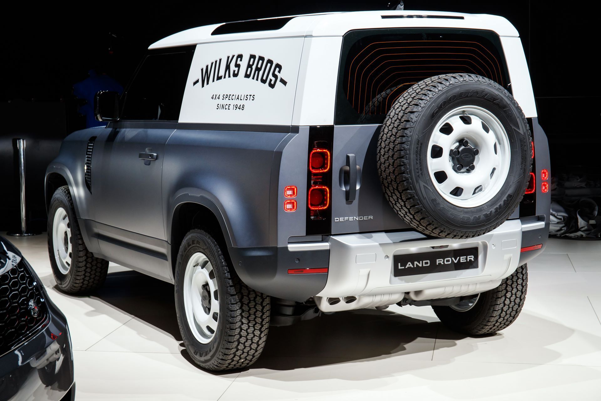 Land-Rover-Defender-2020-17