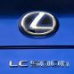 2017-lexus-lc-500h-17
