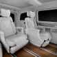 Concept V-ision e mit PLUG-IN HYBRID â Interieur, Executive-Sitze in Leder Nappa weiÃ und Mikrofaserstoff DINAMICA im Fond,  EchtholzbodenConcept V-ision e with PLUG-IN HYBRID â Interior, rear executive seats in white nappa leather and white micro fibre material DINAMICA, floor made of English walnut