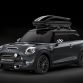 F56 â MINI Cooper / Thunder Grey metallic / Dach in Jet Black / Zusatzscheinwerfer Schwarz inkl. Halter fÃ¼r Zusatzscheinwerfer / Gold Jack Spiegelkappen / Gold Jack Side Scuttle / 17â Multispoke 505 Liquid Black / MINI Dachbox inkl. RelingtrÃ¤gerF56 â MINI Cooper / Thunder Grey metallic / Roof Jet Black / Auxiliary driving lamps incl. Holder for Auxiliary driving lamps / Gold Jack Mirror Caps / Gold Jack Side Scuttle / 17â Multispoke 505 Liquid Black / MINI Roof box incl. Roof Rack
