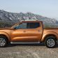 nissan-np300-navara-debuts-11