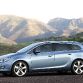 opel-astra-sports-tourer-2011-2