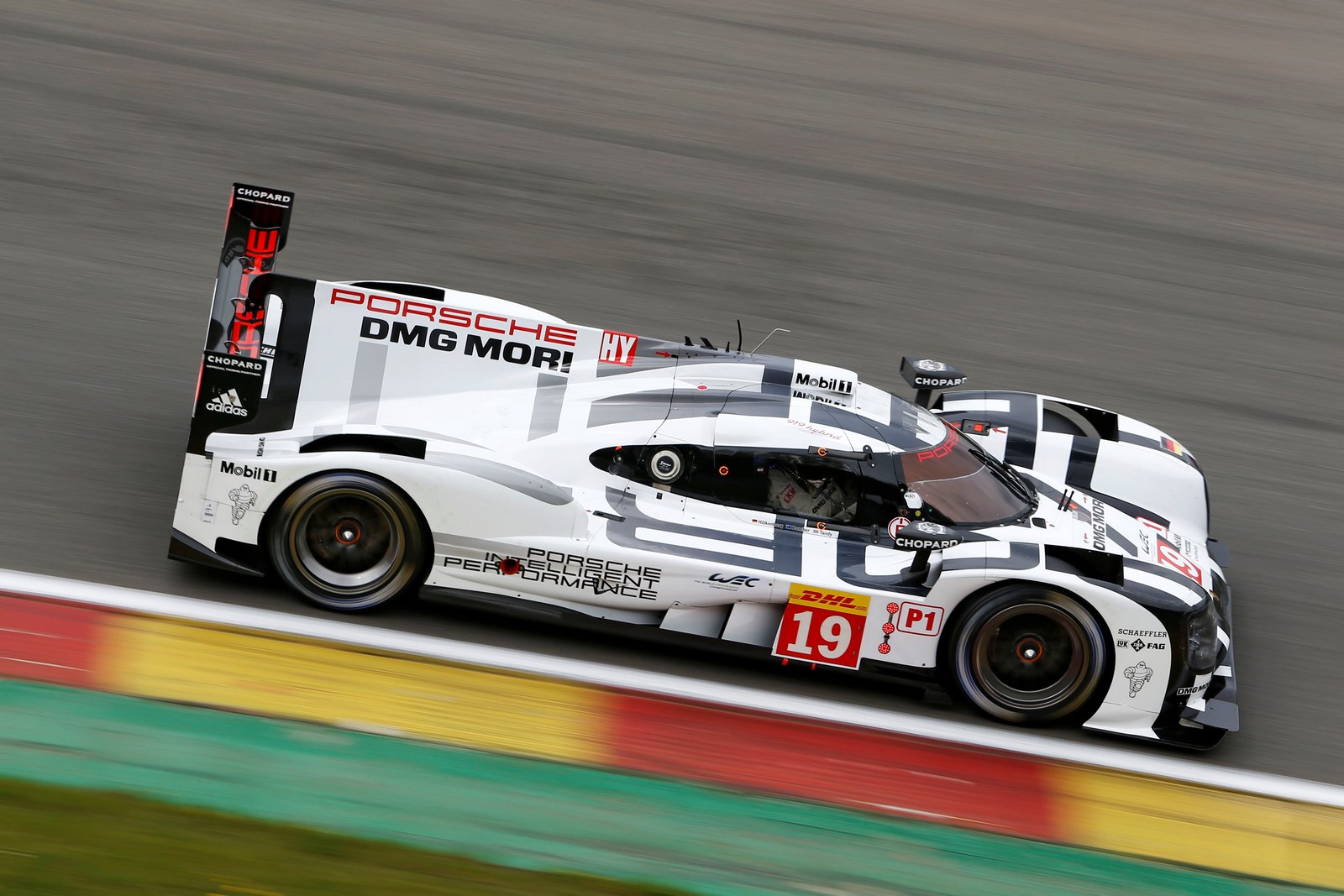 Η Porsche αποκάλυψε τα χρώματα των τριών 919 Hybrid για το Le Mans