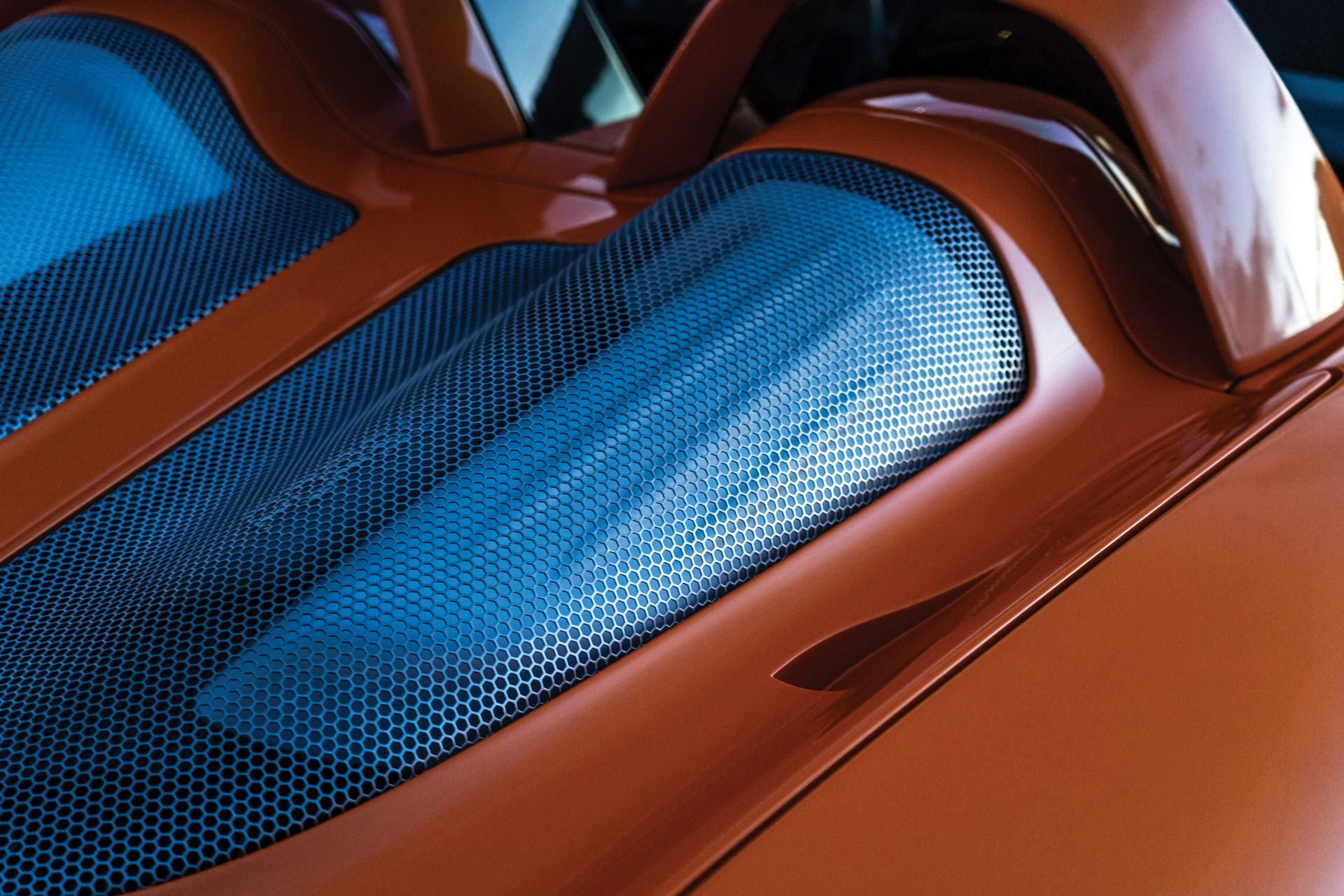 2005-Porsche-Carrera-GT-_10