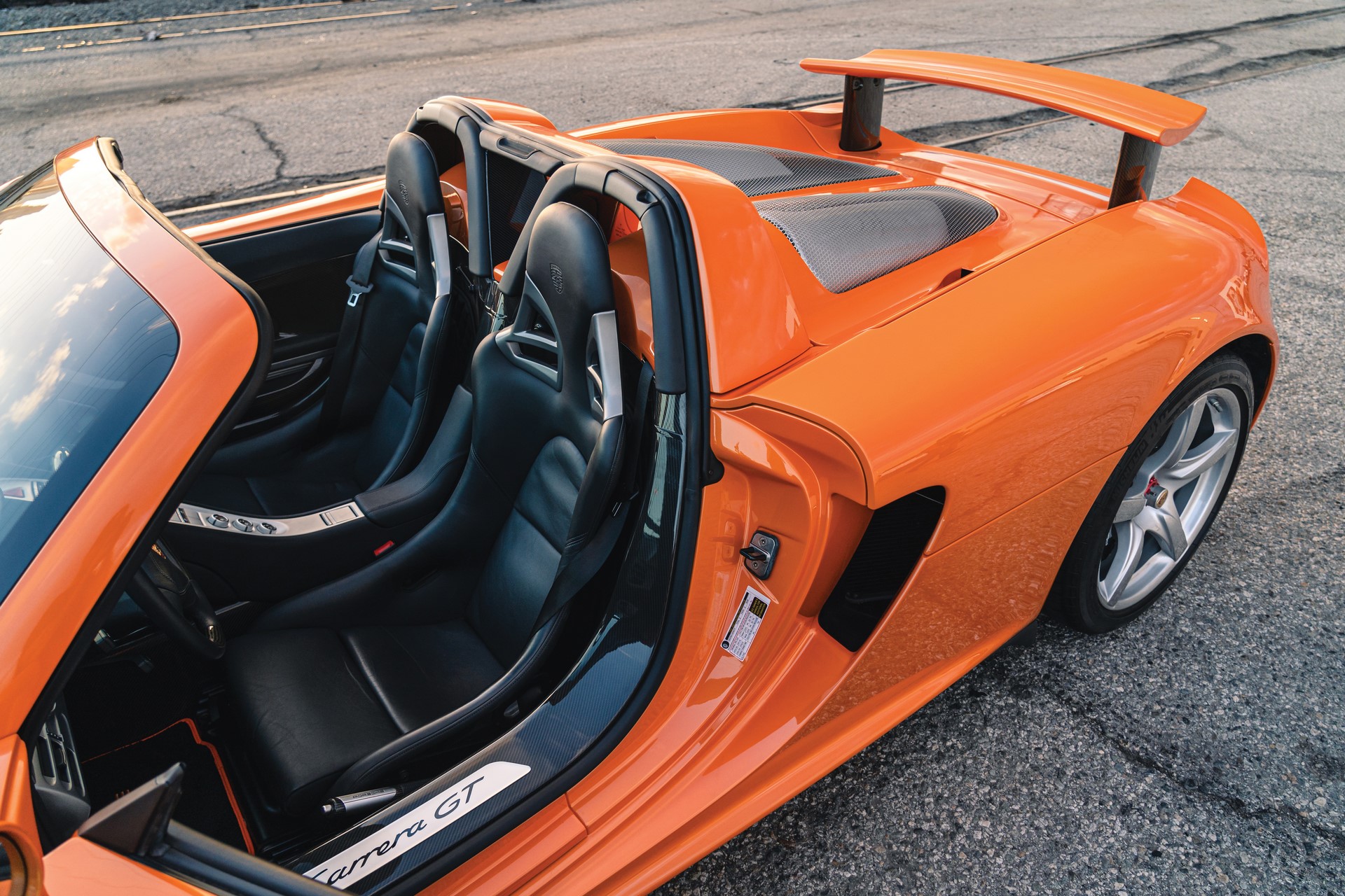 2005-Porsche-Carrera-GT-_17