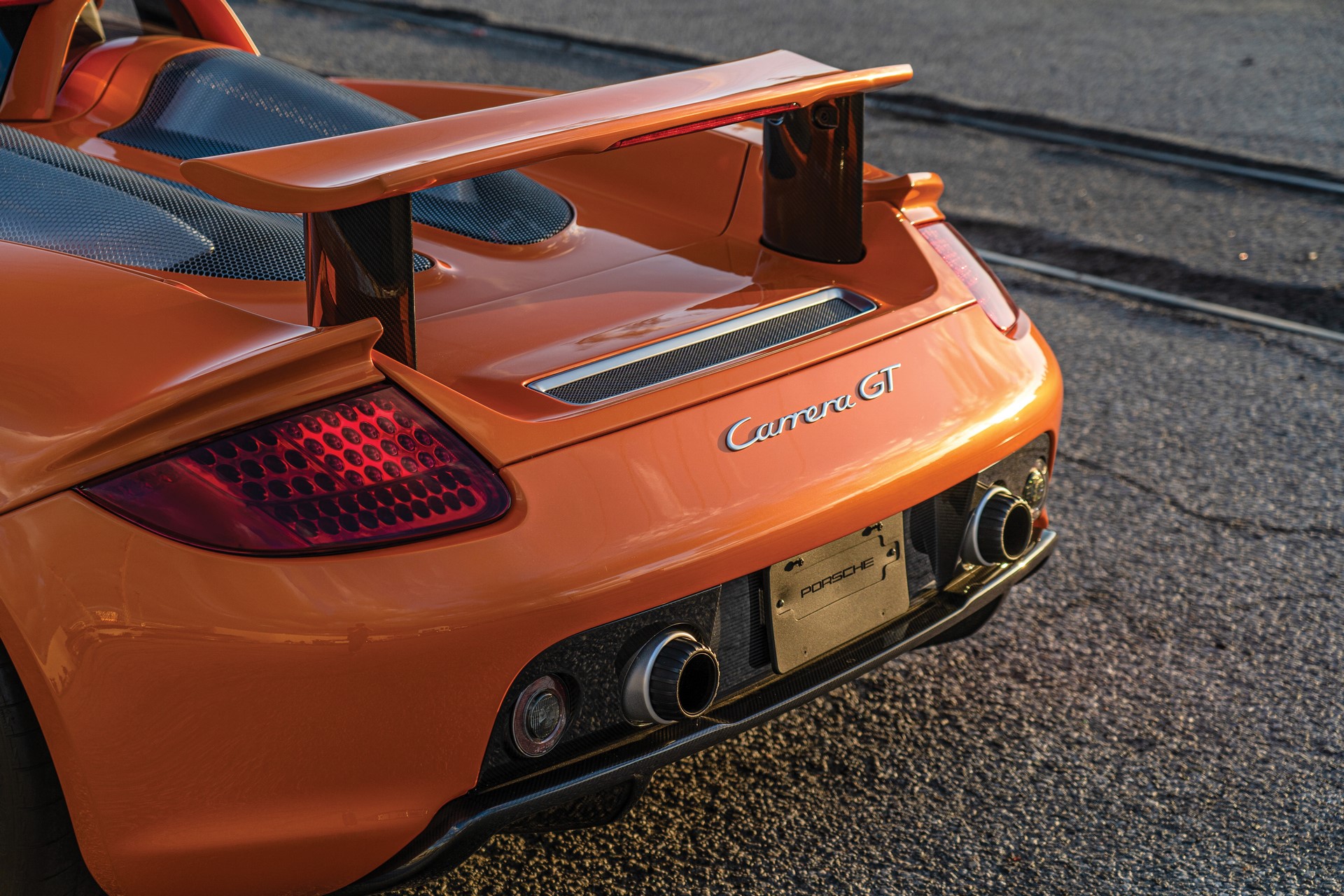 2005-Porsche-Carrera-GT-_8