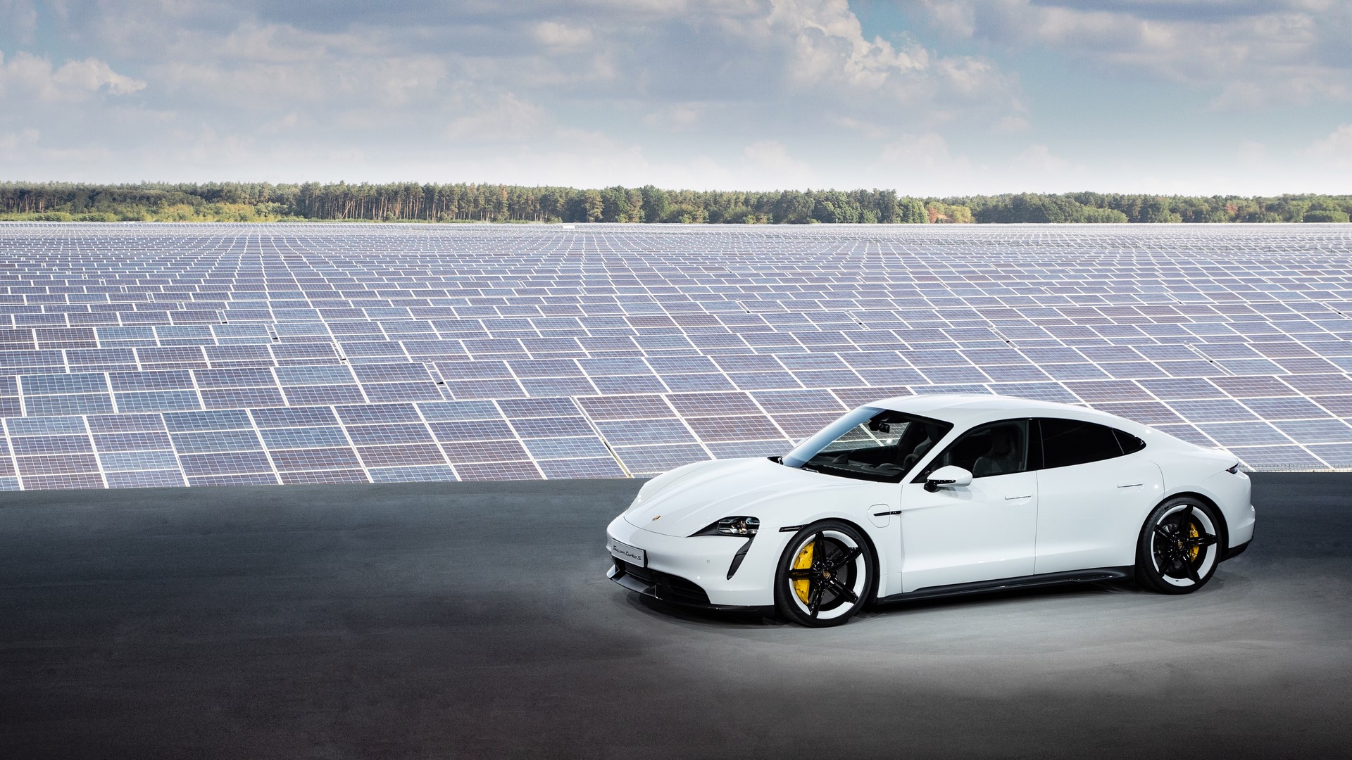 high_world_premiere_of_the_new_porsche_taycan_in_europe_2019_porsche_ag