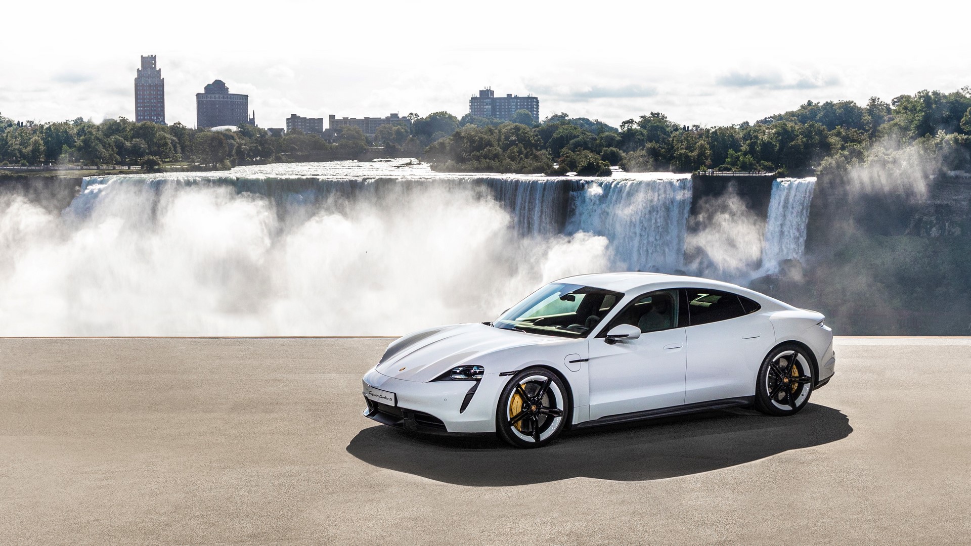 high_world_premiere_of_the_new_porsche_taycan_in_north_america_2019_porsche_ag