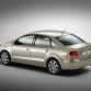 volkswagen-polo-v-sedan-2011-19