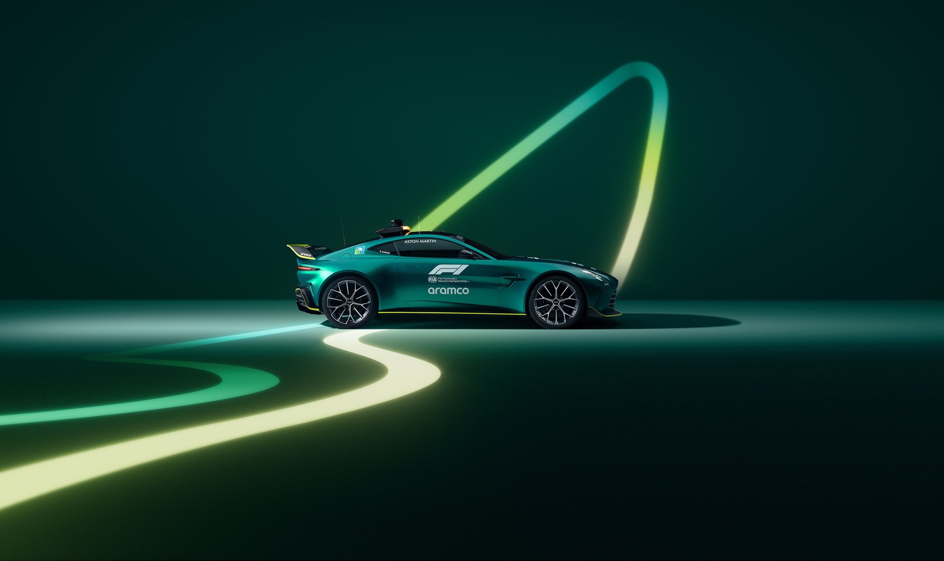 NewAstonMartinVantage_OfficialSafetyCarofFormula1-09-4
