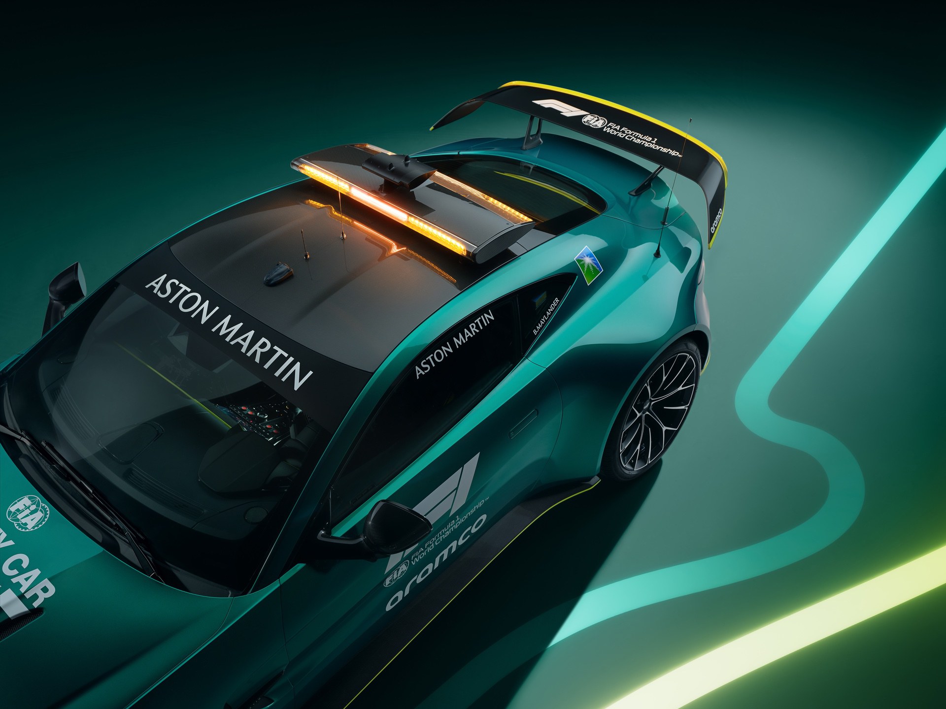 NewAstonMartinVantage_OfficialSafetyCarofFormula1-09-5