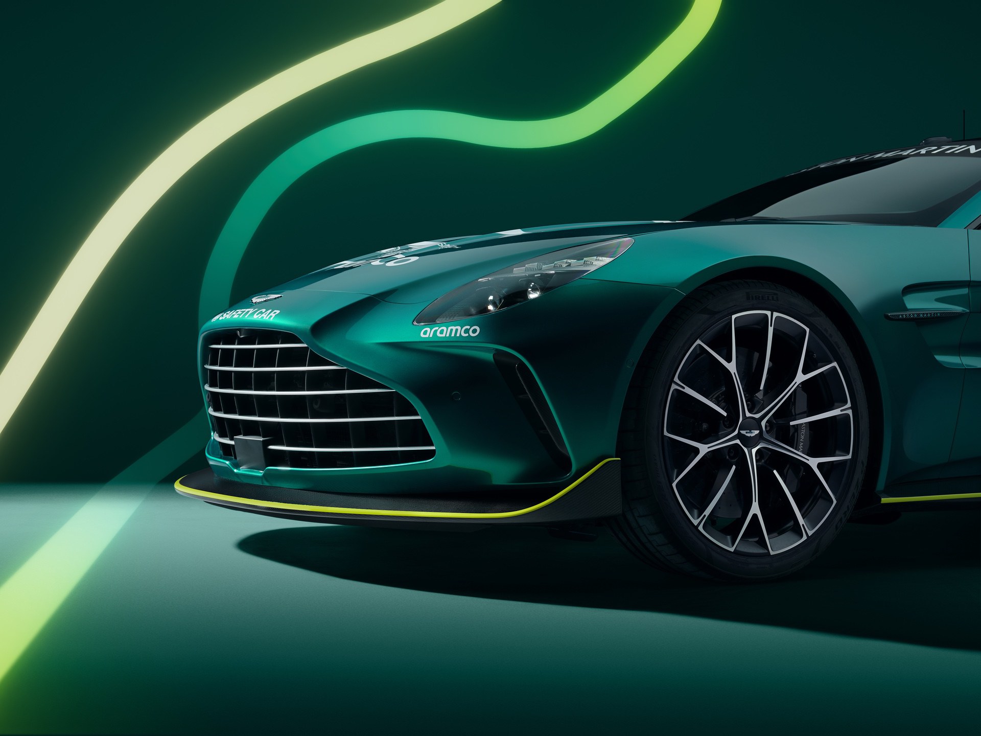NewAstonMartinVantage_OfficialSafetyCarofFormula1-09-8