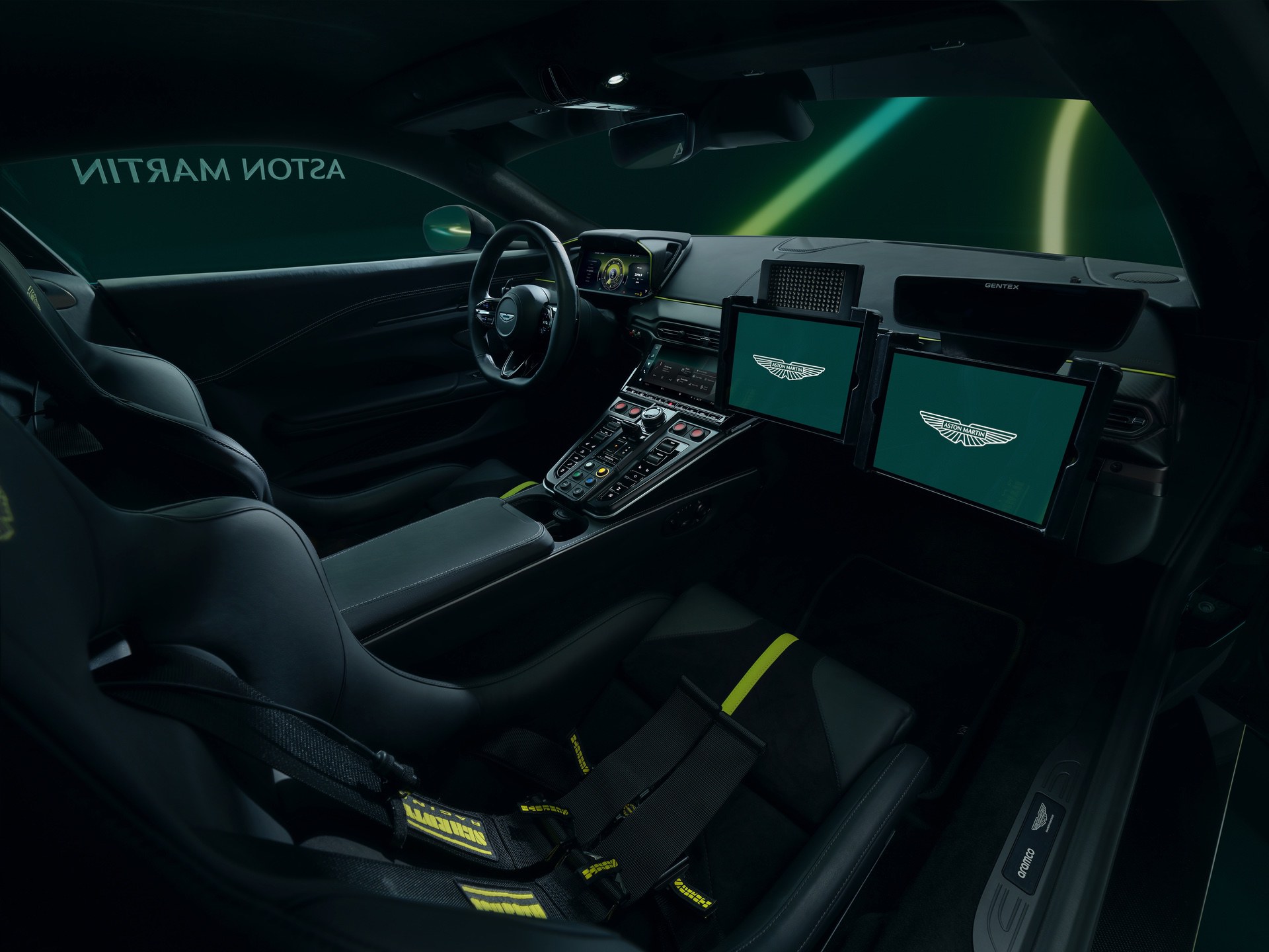 NewAstonMartinVantage_OfficialSafetyCarofFormula1-09-9