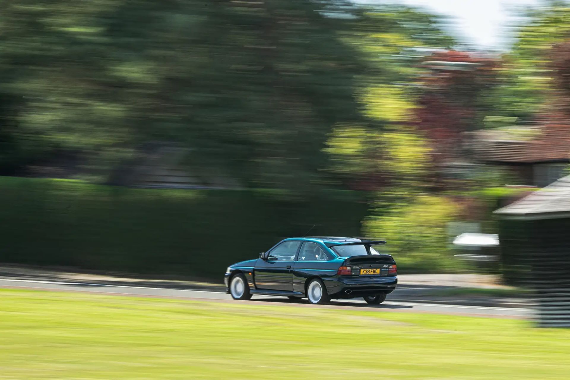 Jeremy-Clarkson-Ford-Escort-RS-Cosworth-10