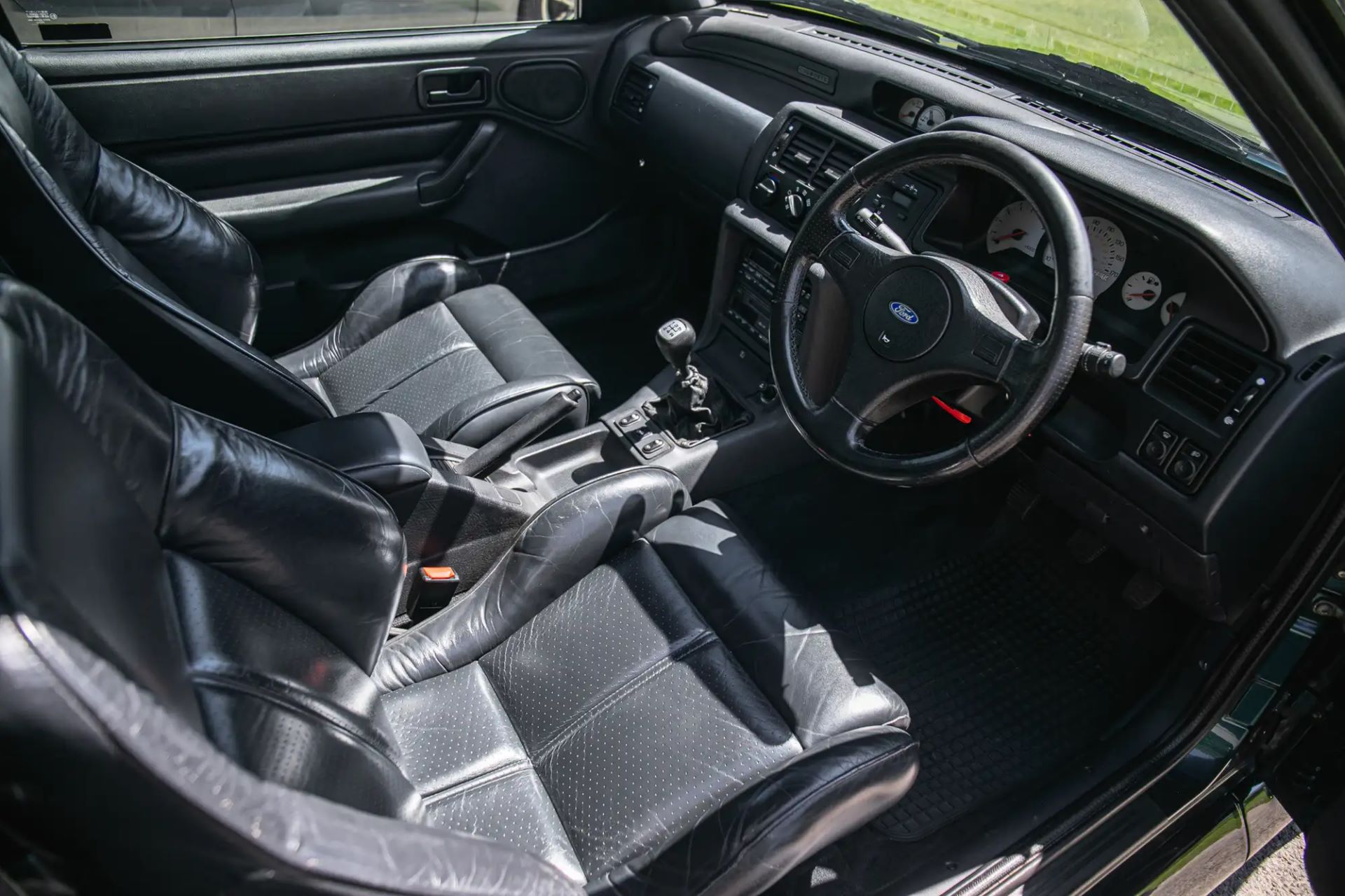 Jeremy-Clarkson-Ford-Escort-RS-Cosworth-28