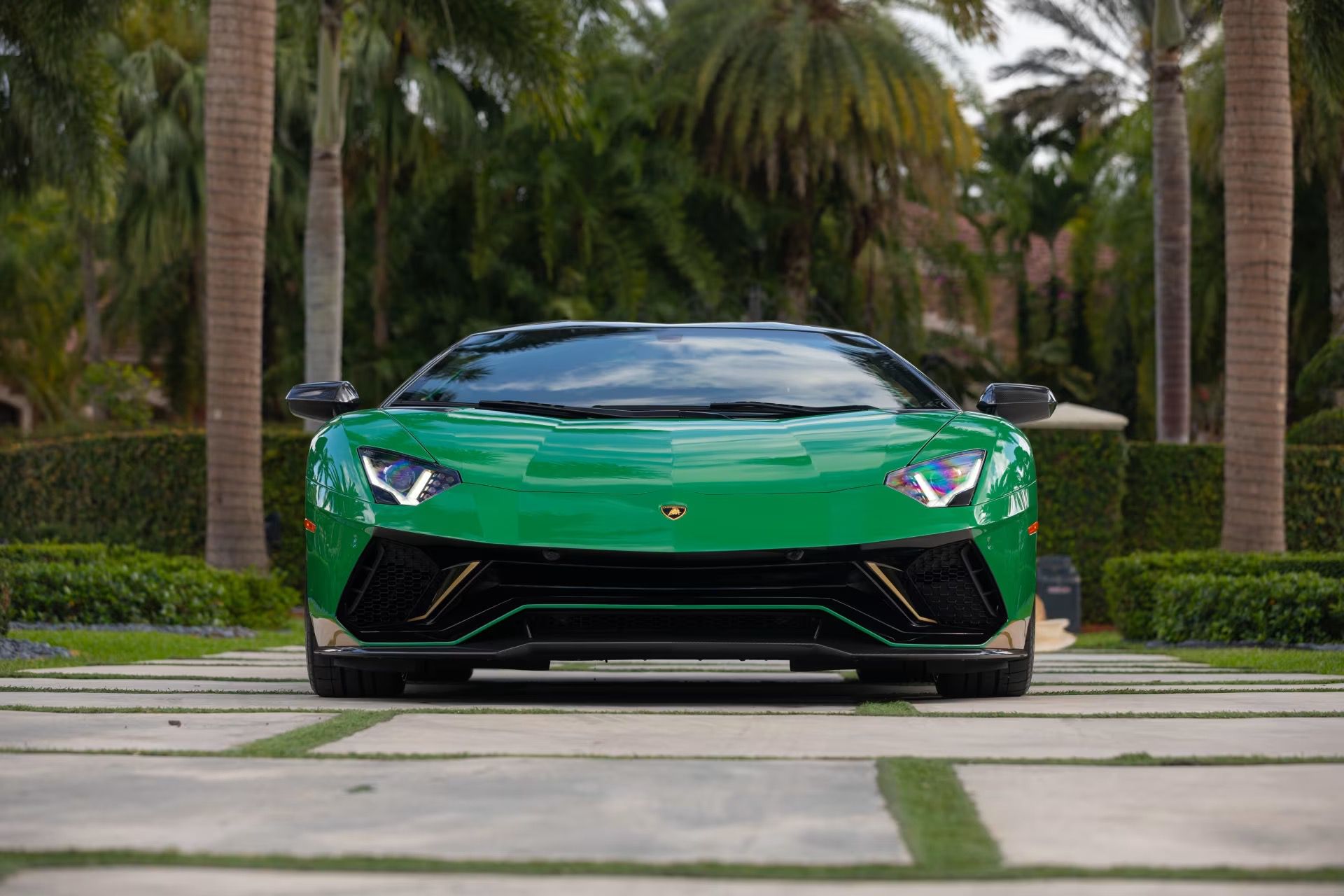 Lamborghini_Aventador_Ultimae_Roadster_auction-1