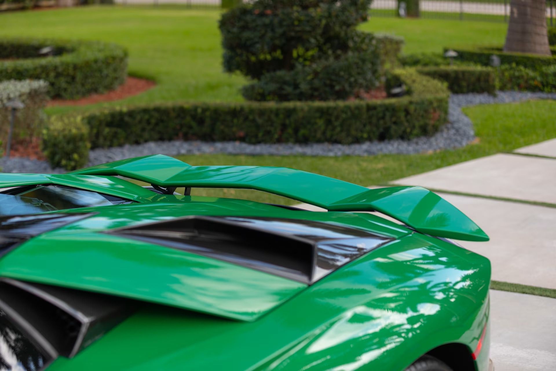 Lamborghini_Aventador_Ultimae_Roadster_auction-18
