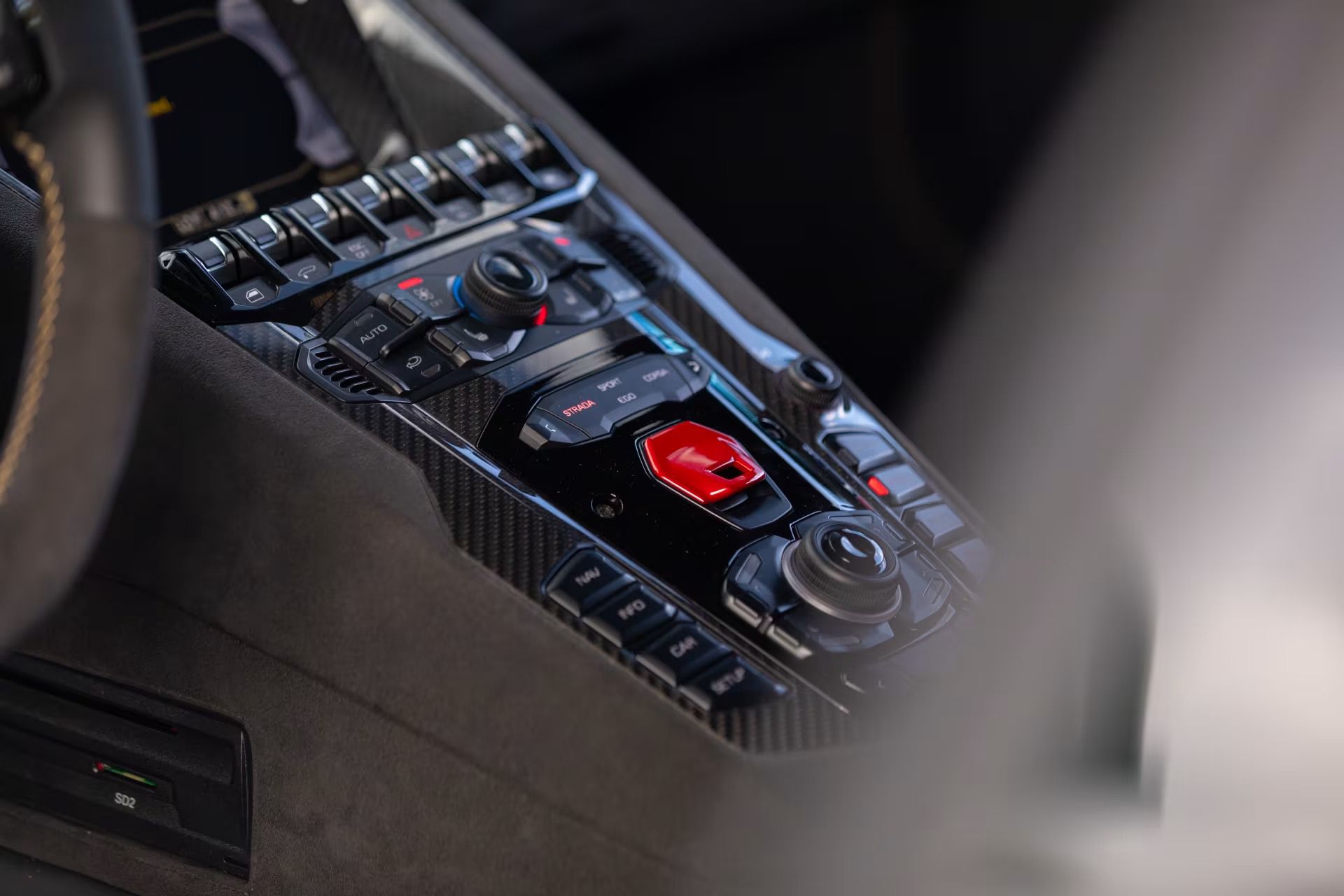 Lamborghini_Aventador_Ultimae_Roadster_auction-19