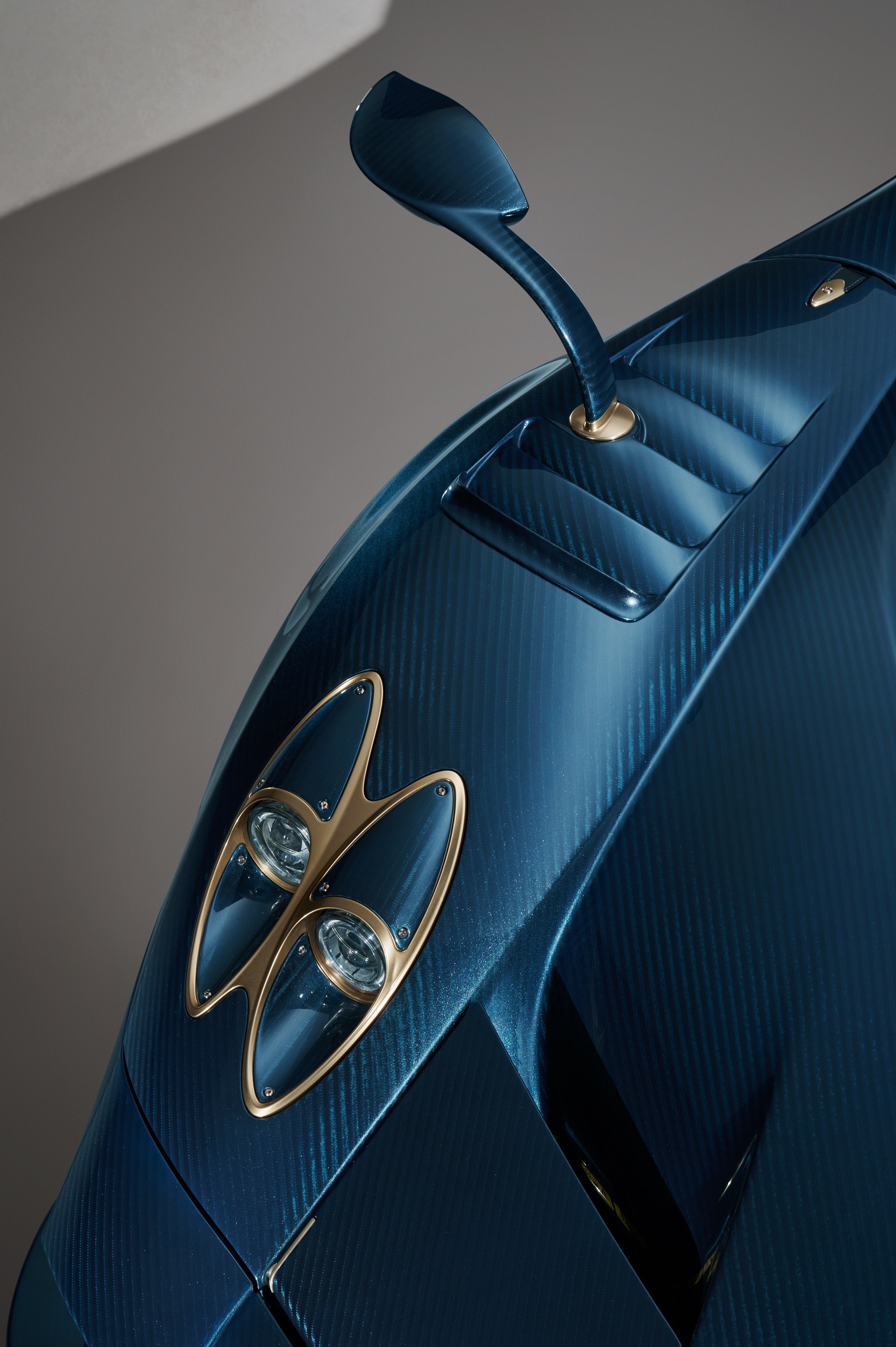 Pagani-Huayra-Epitome_6_Anteriore_Dettaglio-luci
