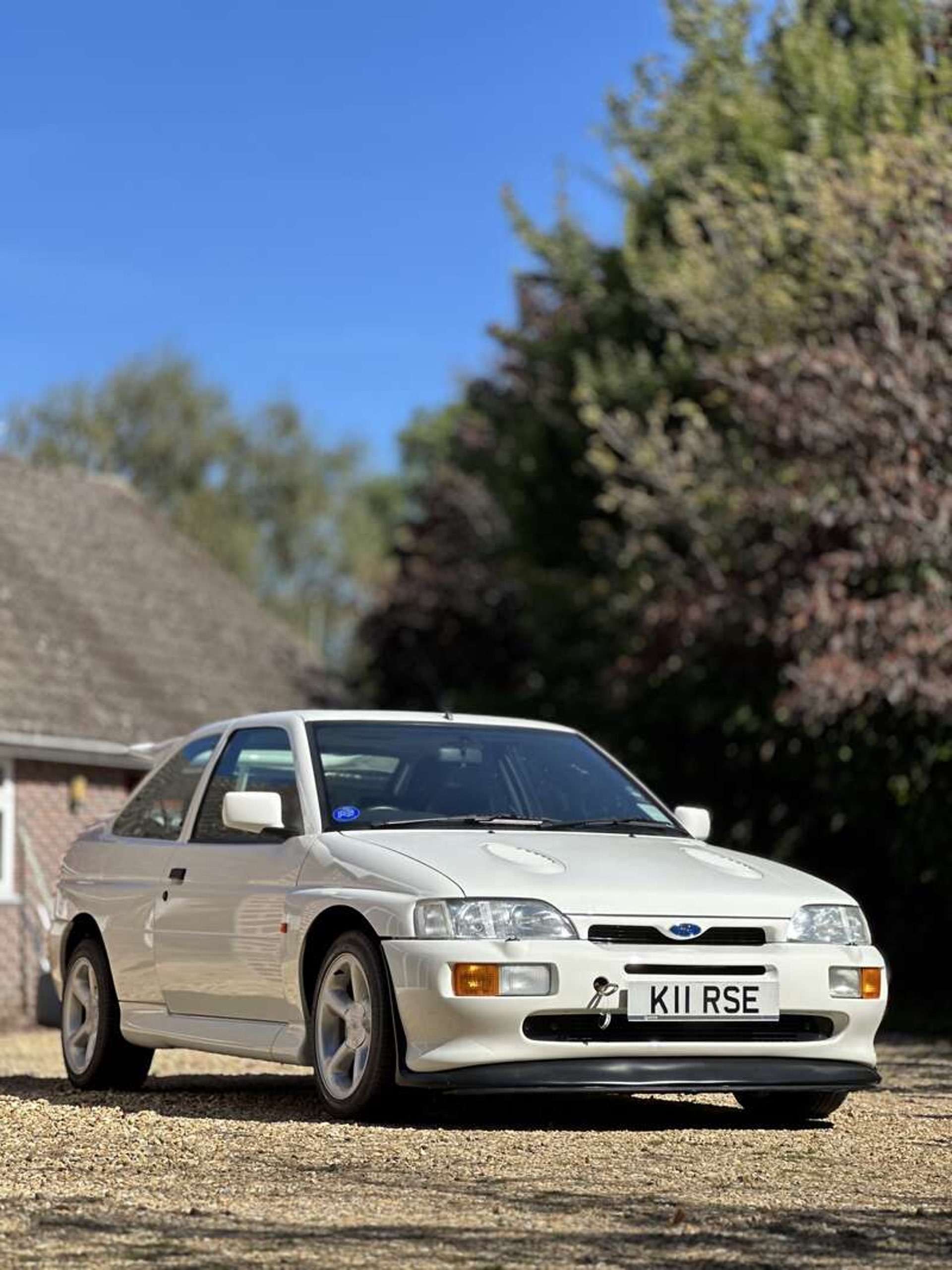 1992-Ford-Escort-RS-Cosworth-Lux-12