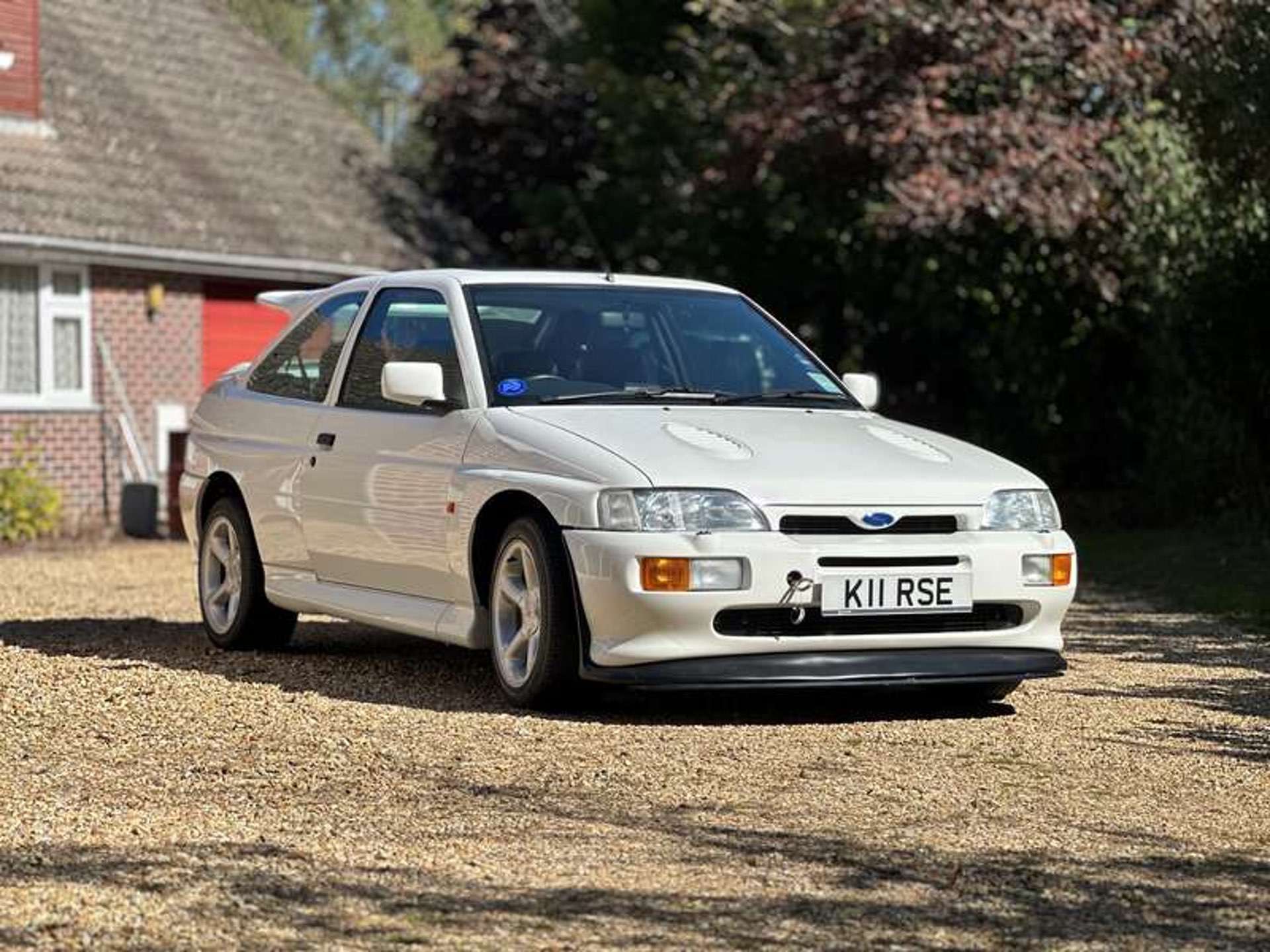 1992-Ford-Escort-RS-Cosworth-Lux-2