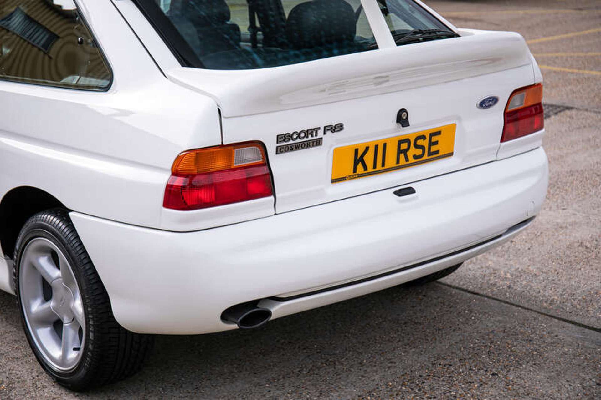 1992-Ford-Escort-RS-Cosworth-Lux-21