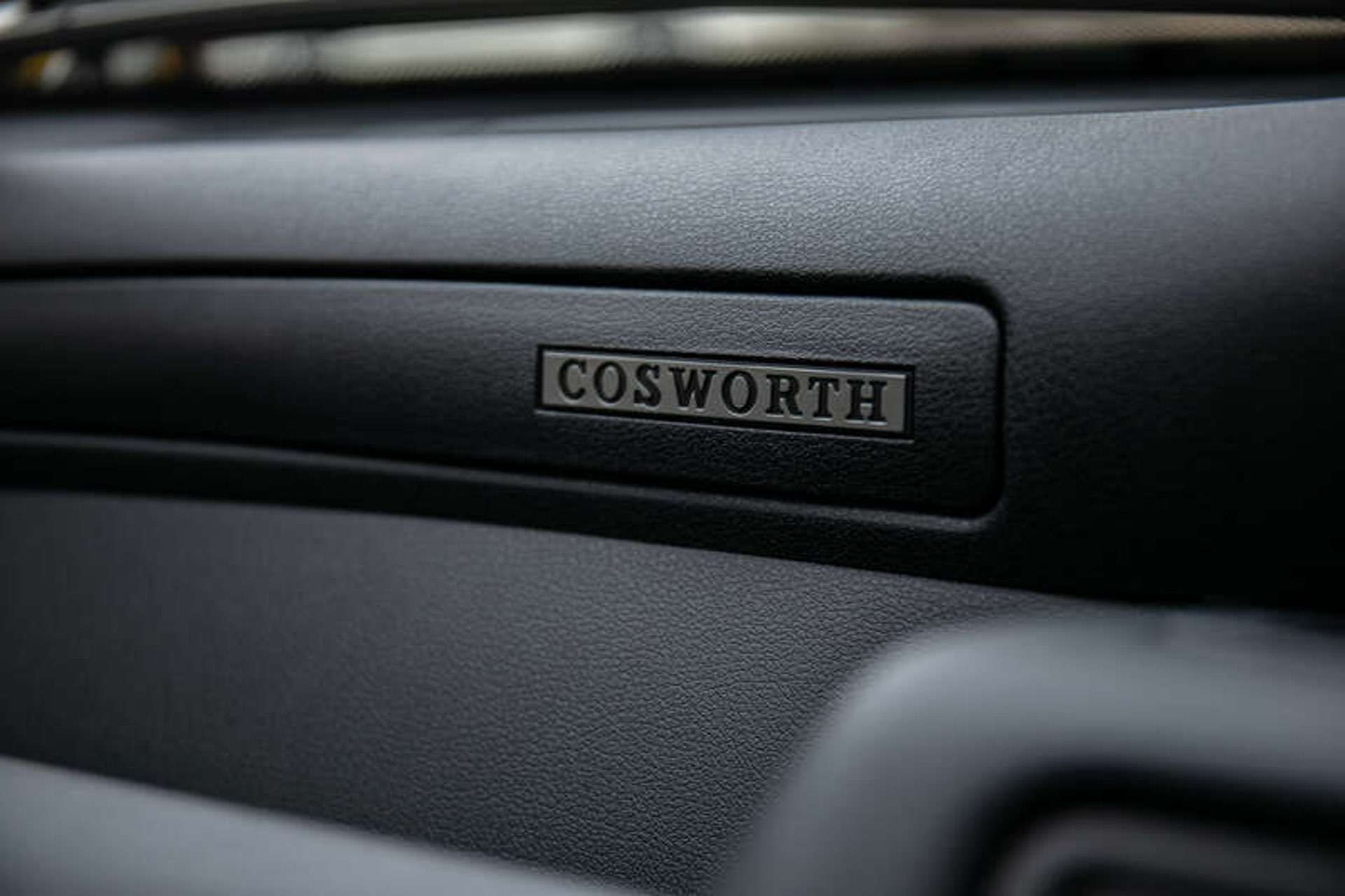 1992-Ford-Escort-RS-Cosworth-Lux-32