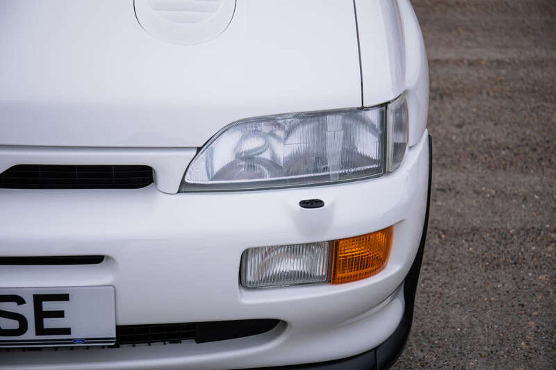 1992-Ford-Escort-RS-Cosworth-Lux-60