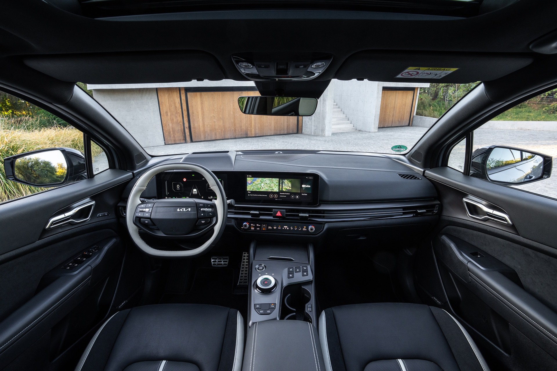 kia-new-sportage-gtline-my26-lunar-silver-interior-hires-001