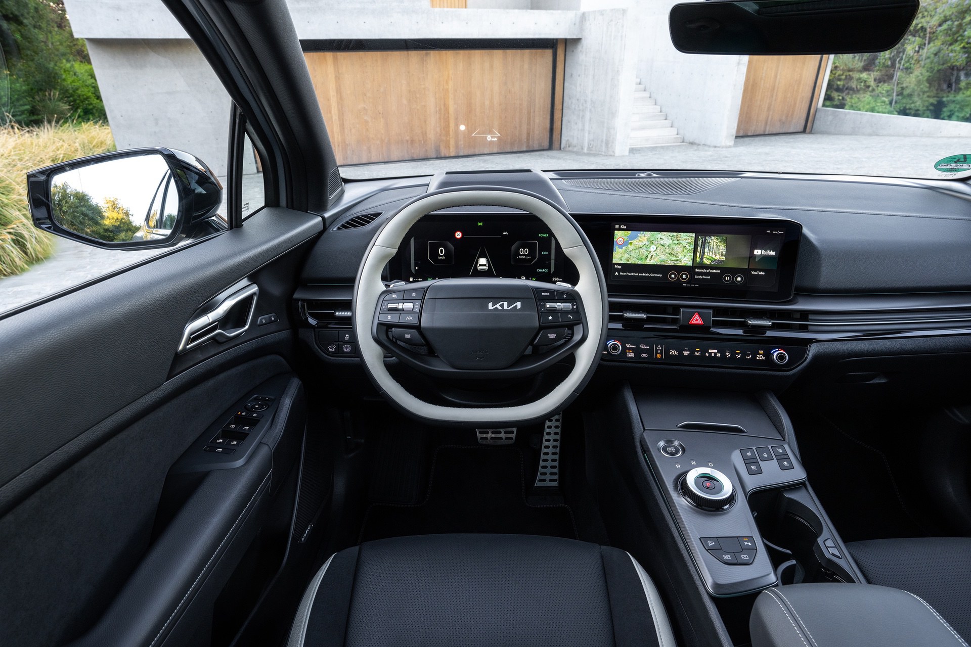 kia-new-sportage-gtline-my26-lunar-silver-interior-hires-002