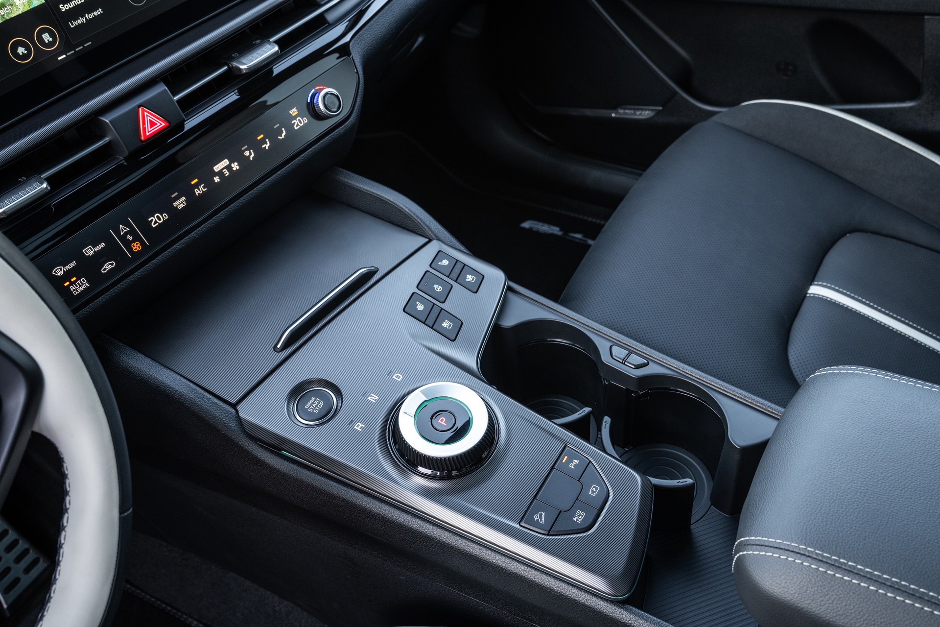 kia-new-sportage-gtline-my26-lunar-silver-interior-hires-003