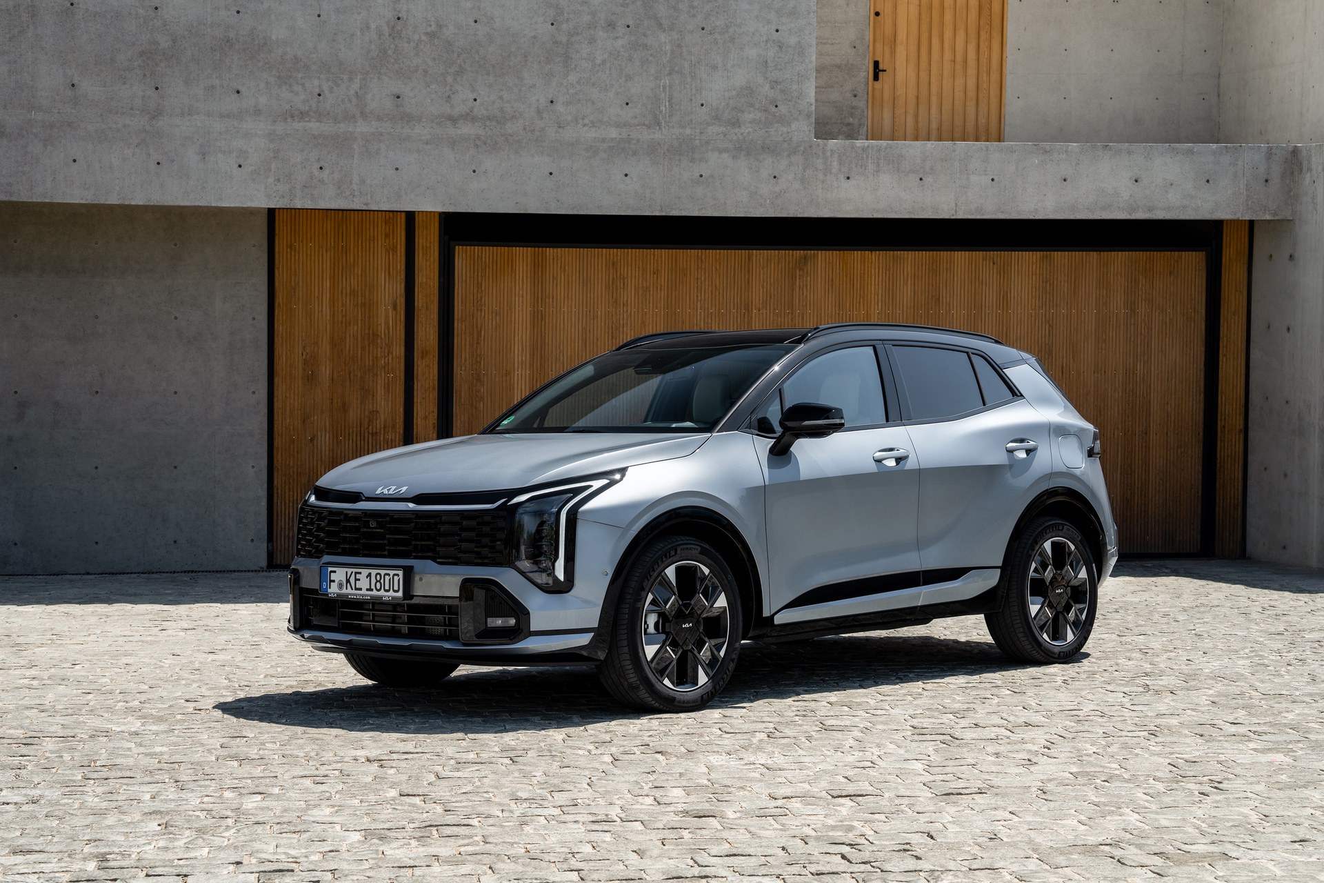 kia-new-sportage-gtline-my26-lunar-silver-static-hires-001