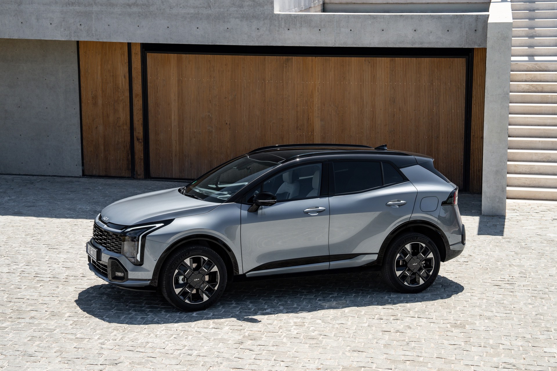 kia-new-sportage-gtline-my26-lunar-silver-static-hires-008