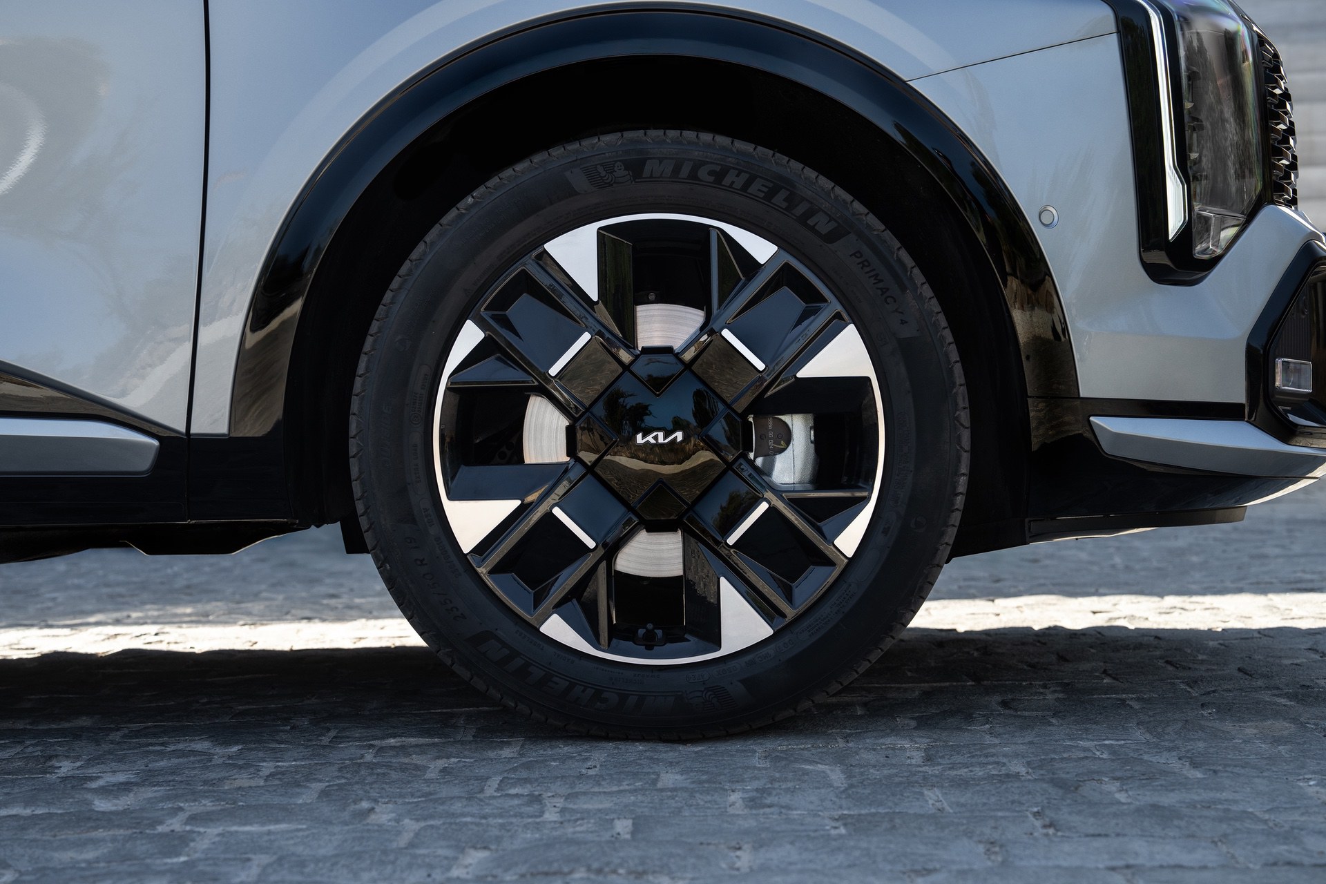 kia-new-sportage-gtline-my26-lunar-silver-static-hires-015