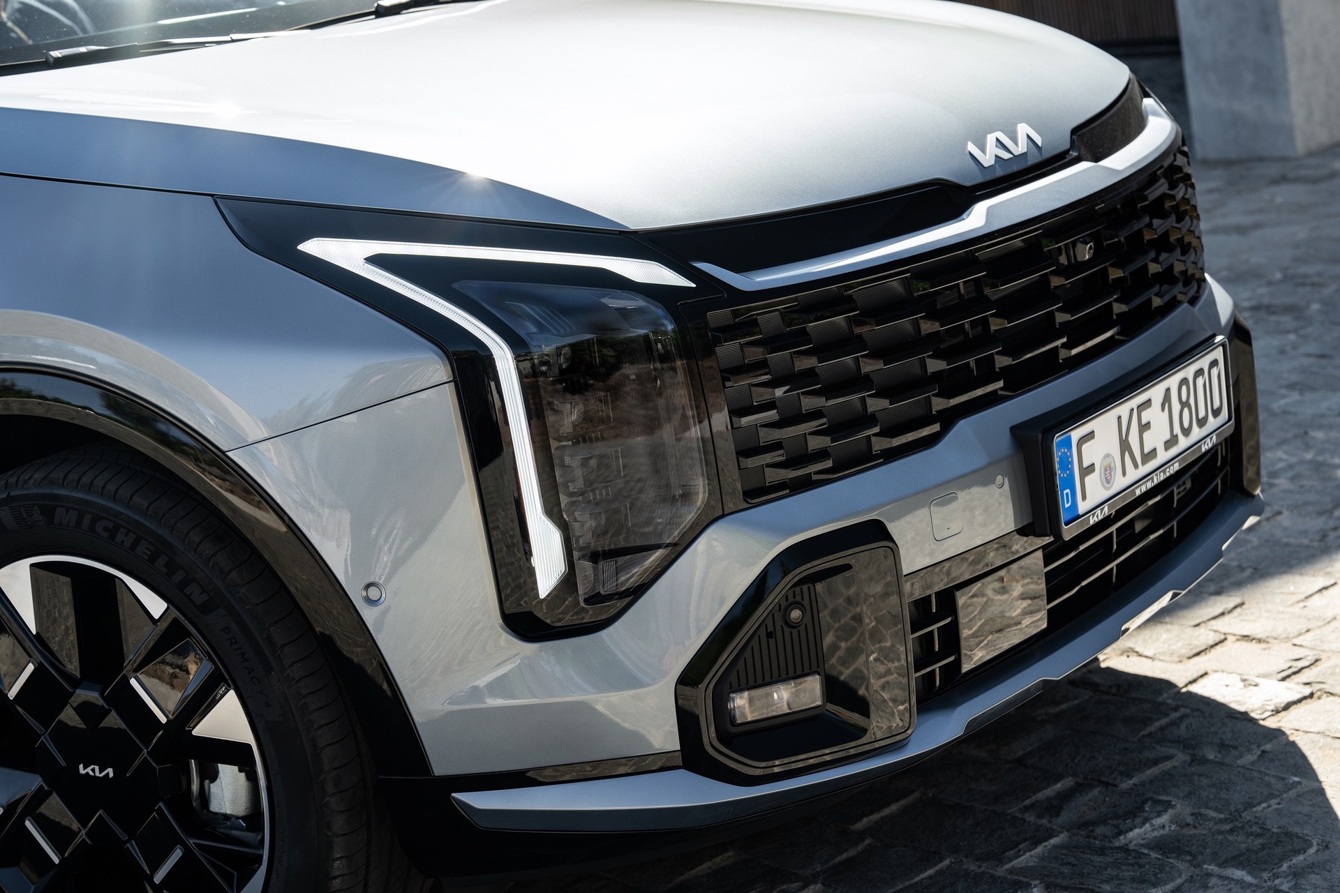 kia-new-sportage-gtline-my26-lunar-silver-static-hires-017