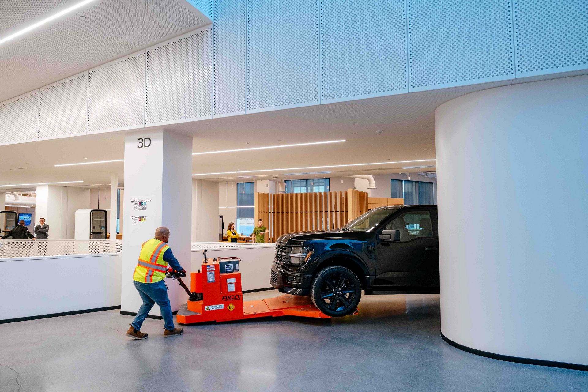 Ford-World-Headquarters_Design-Energy-Room_editorial_01_1191