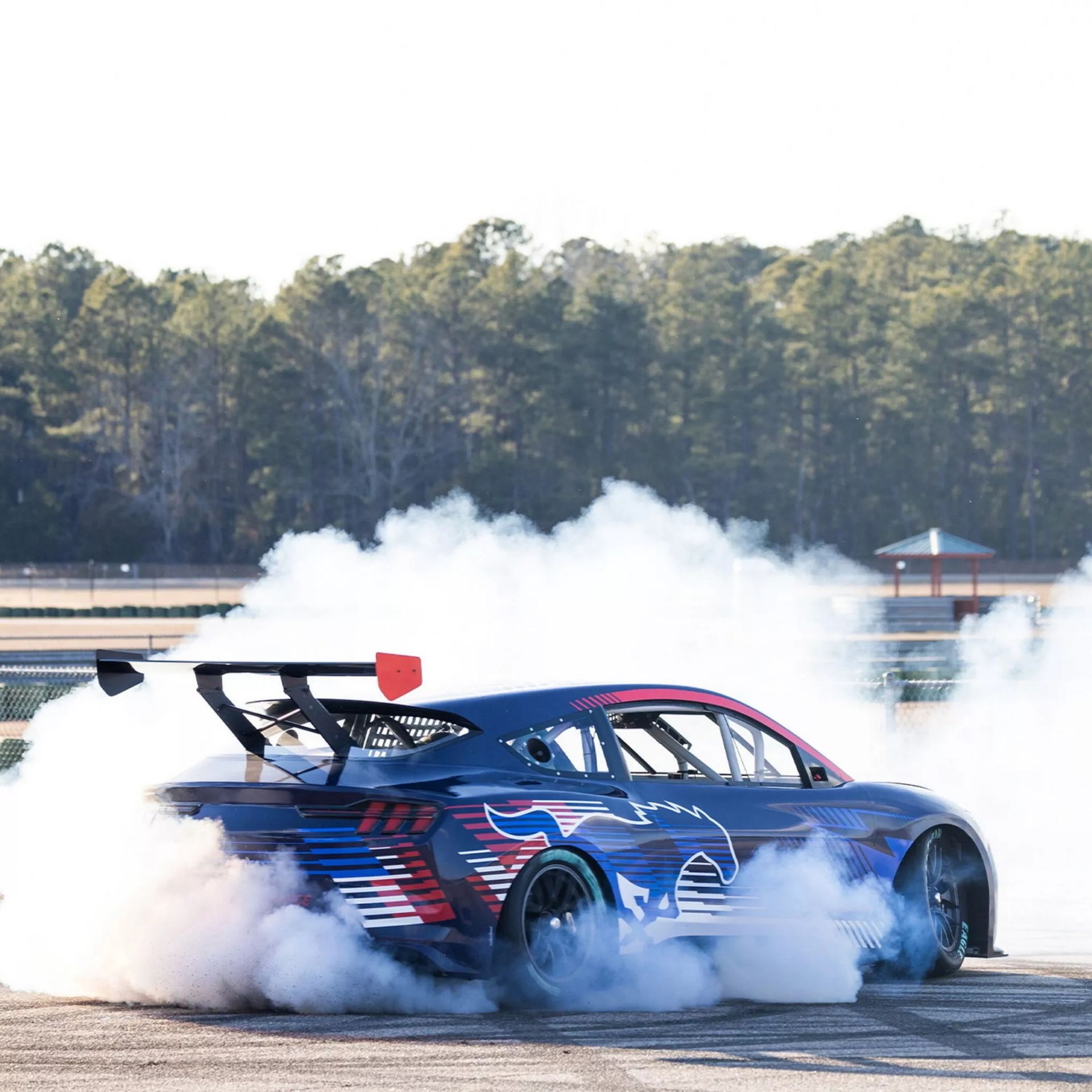 Ford-Mustang-Mach-E-NASCAR-Prototype-1