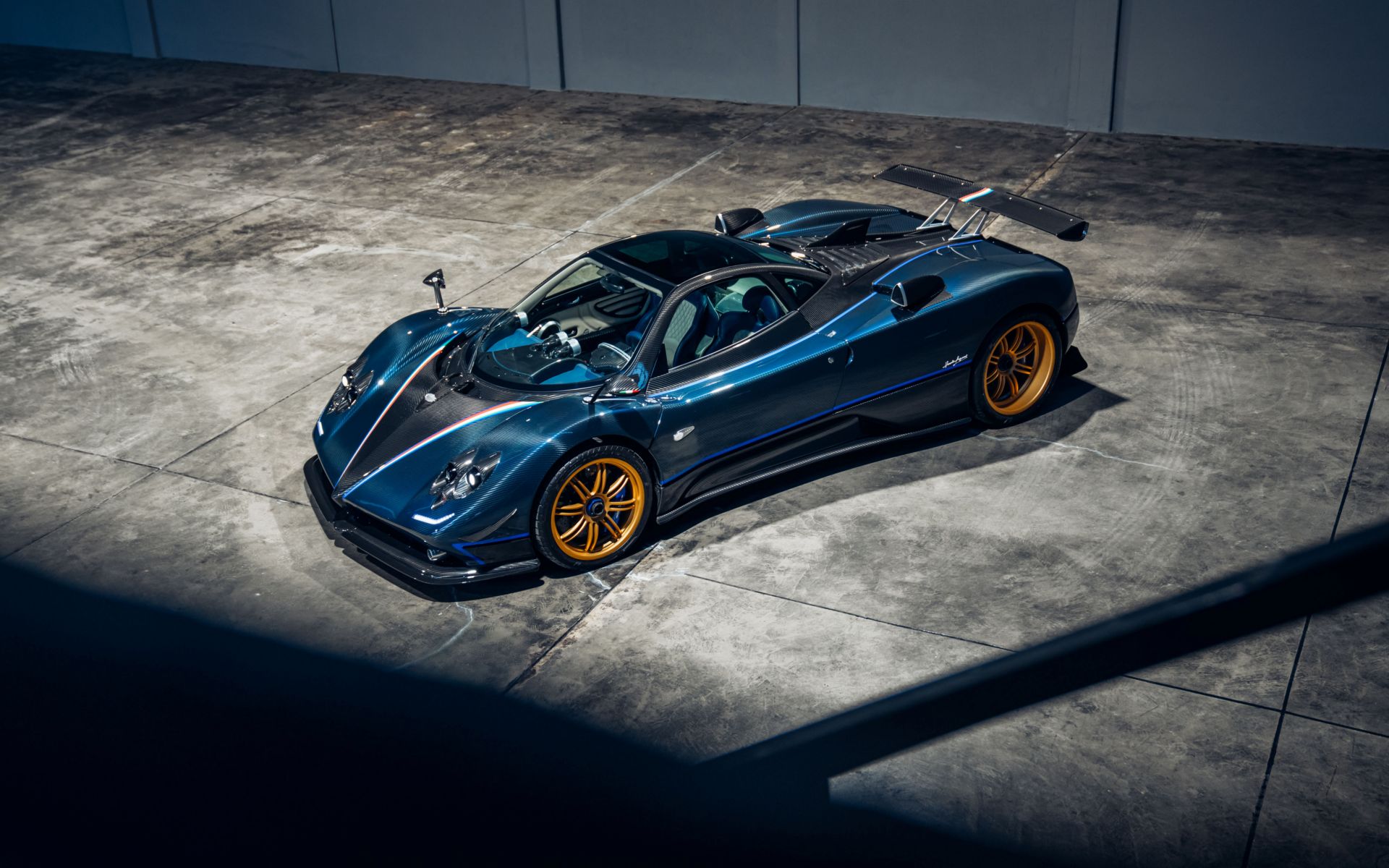 2011-Pagani-Zonda-Tricolore_1310652