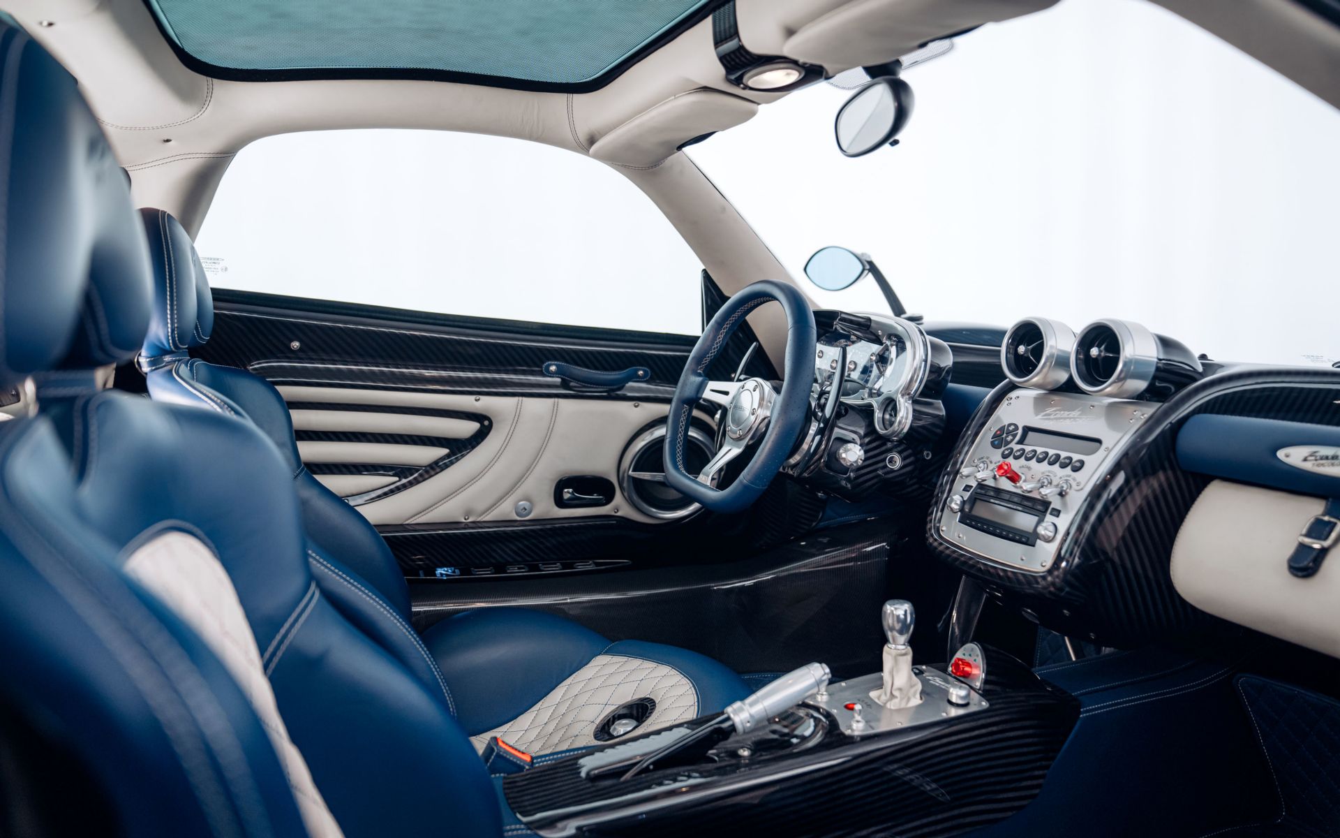 2011-Pagani-Zonda-Tricolore_1310655